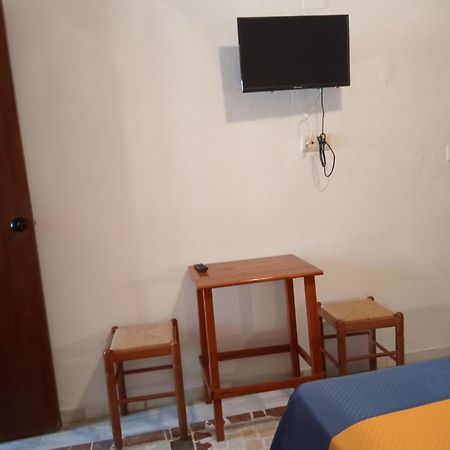 La Tortuga Lodging Rooms Tarifa Exterior photo