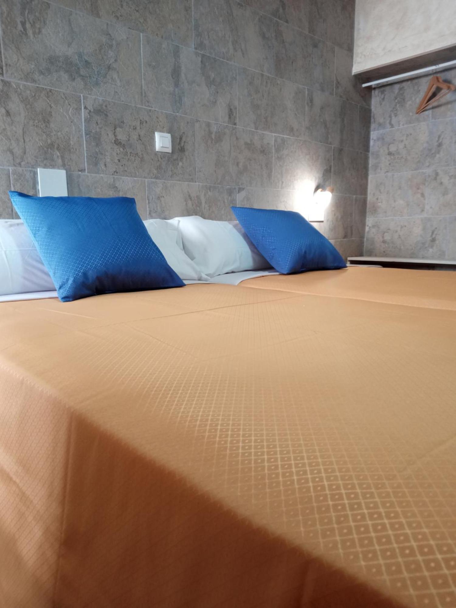 La Tortuga Lodging Rooms Tarifa Exterior photo